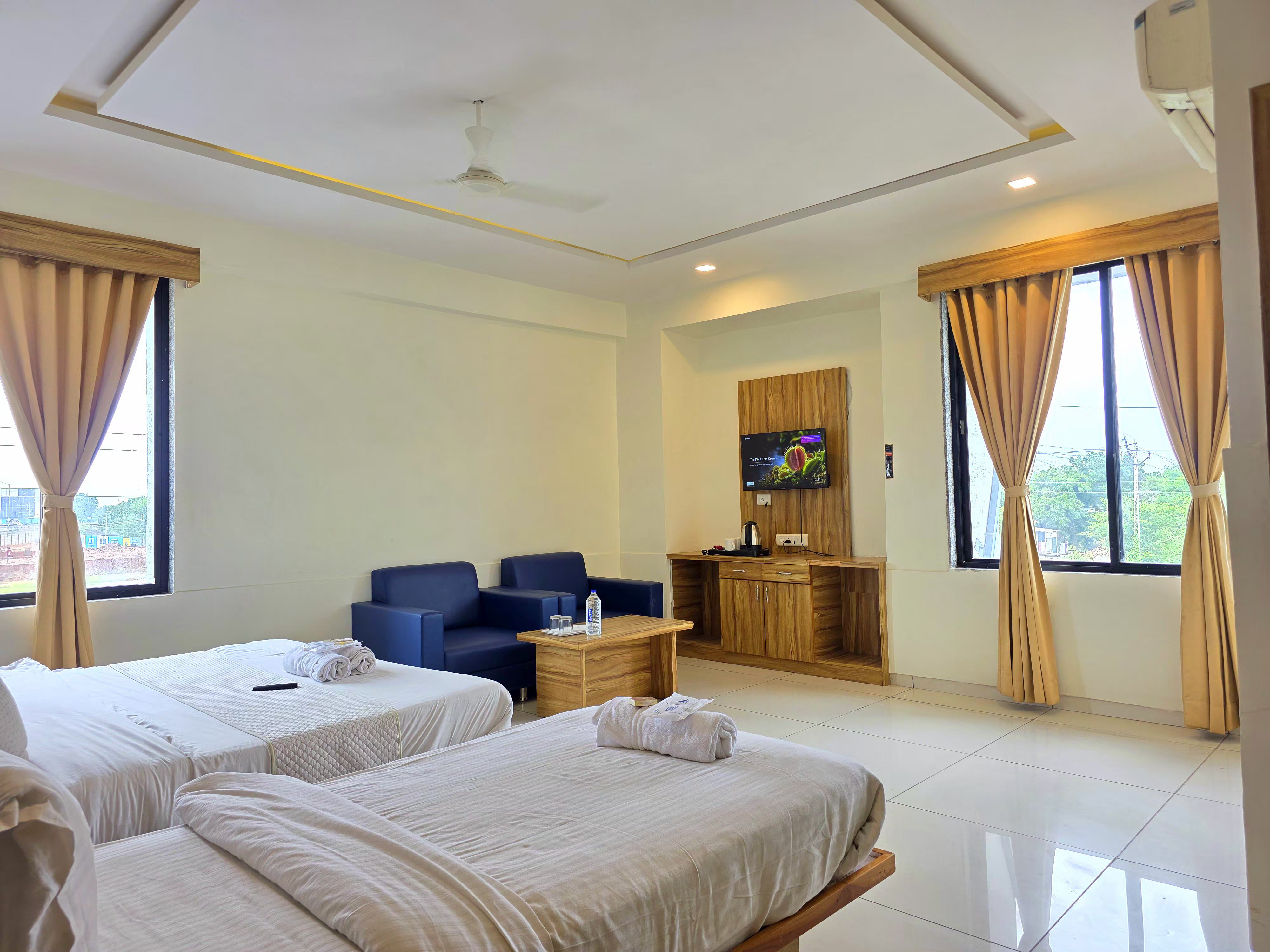 Royal Room Image